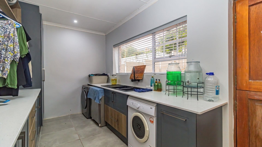 3 Bedroom Property for Sale in Fraaiuitsig Western Cape